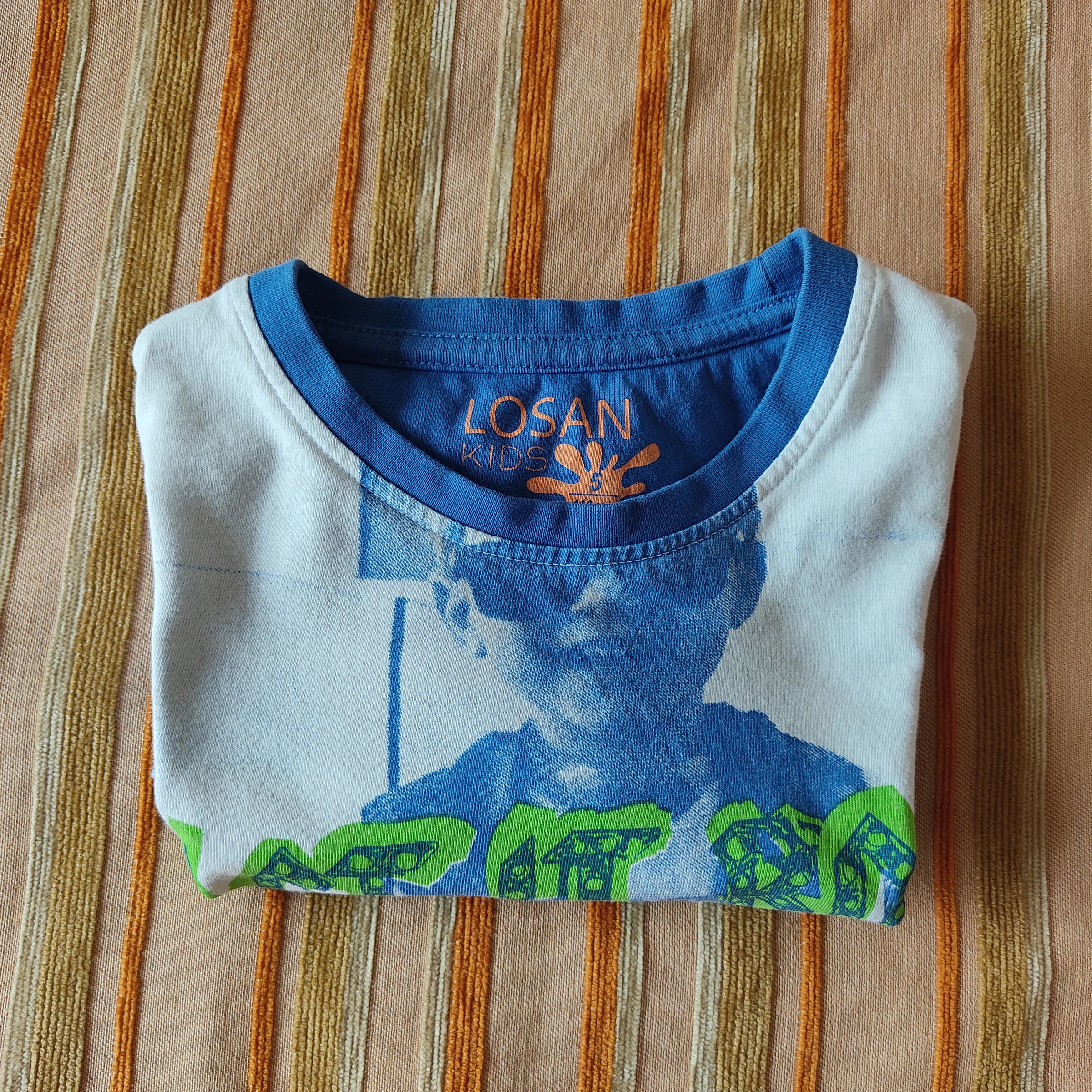 Camiseta de manga corta. Talla 5 A (110 cm)